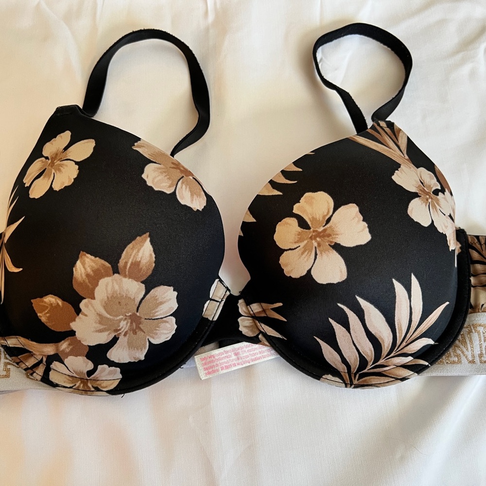 Pink Victorias Secret T-shirt Floral Black Bra 36C